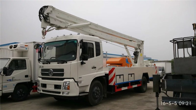 東風天錦22米高空作業(yè)車左測圖