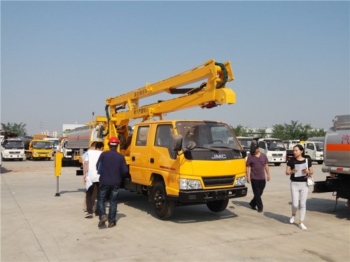 高空作業(yè)車圖片